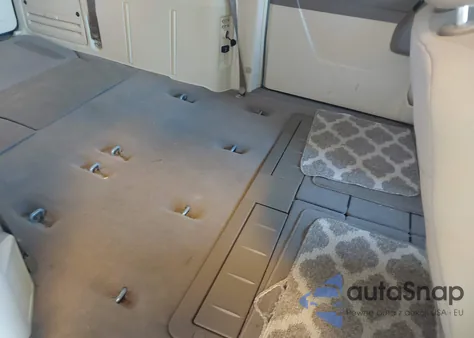 2010 Chrysler Town & Country Touring из США, поврежденный, VIN 2A4RR5D14AR142592